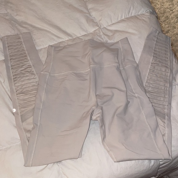 alo leggings - Picture 2 of 2